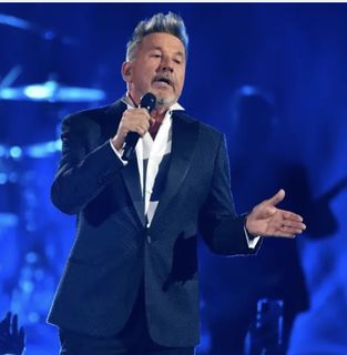 flyer for Ricardo Montaner